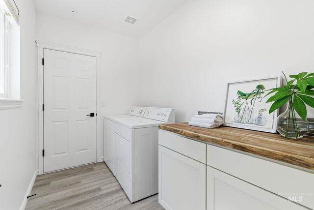 2425 S Morning Sun Crt, Nampa, ID 83686