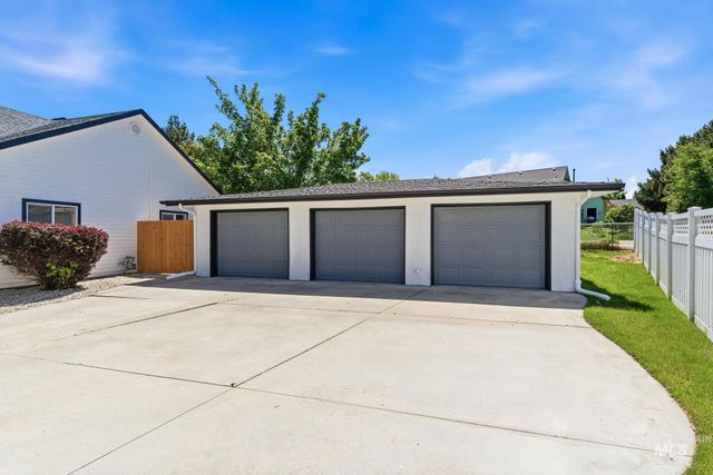 2425 S Morning Sun Crt, Nampa, ID 83686