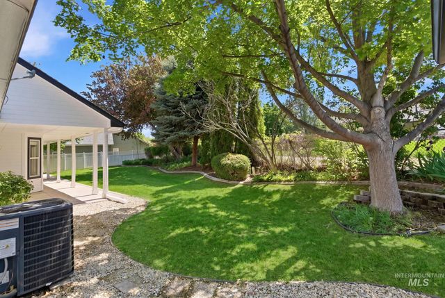 2425 S Morning Sun Crt, Nampa, ID 83686