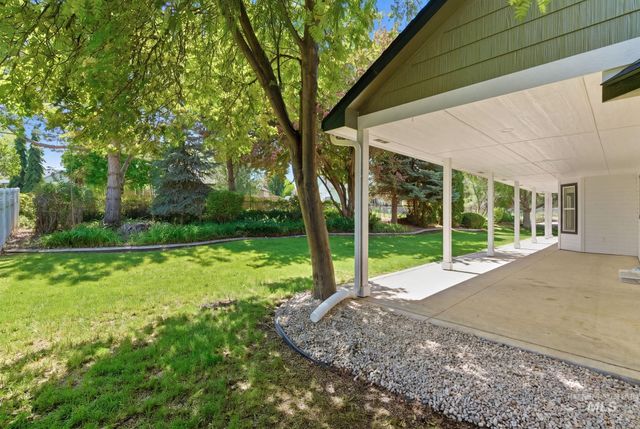 2425 S Morning Sun Crt, Nampa, ID 83686