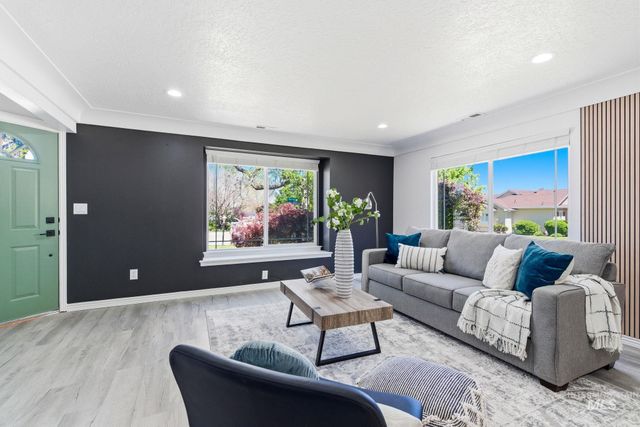 2425 S Morning Sun Crt, Nampa, ID 83686