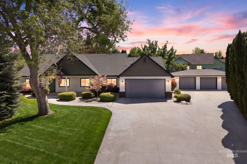 2425 S Morning Sun Crt, Nampa, ID 83686