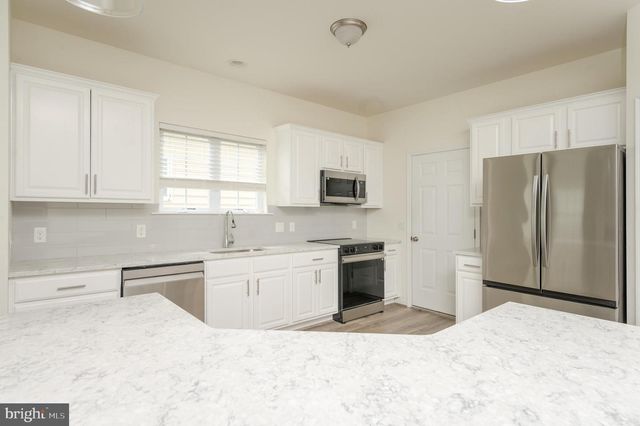 631 THOREAU DR, Mount Joy, PA 17552
