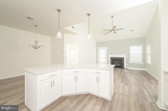 631 THOREAU DR, Mount Joy, PA 17552