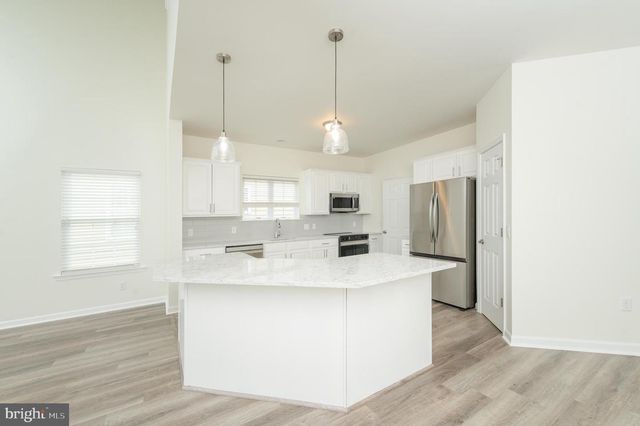 631 THOREAU DR, Mount Joy, PA 17552