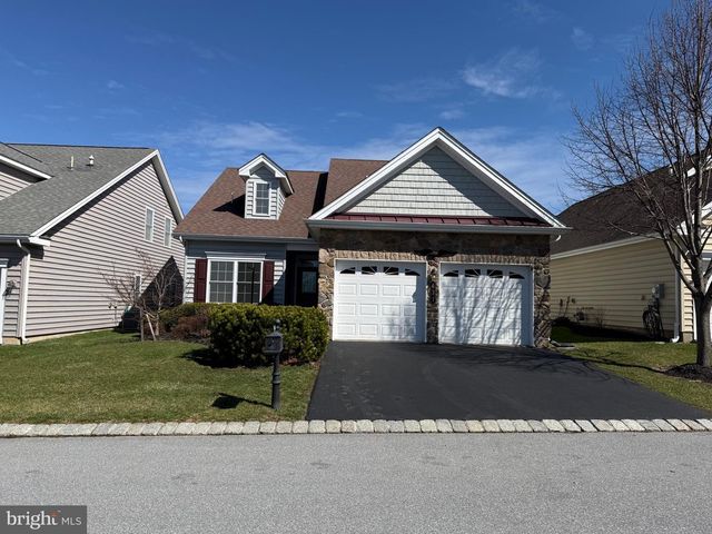 631 THOREAU DR, Mount Joy, PA 17552