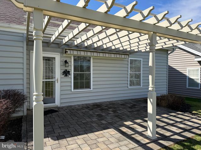 631 THOREAU DR, Mount Joy, PA 17552