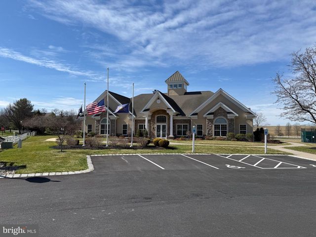 631 THOREAU DR, Mount Joy, PA 17552