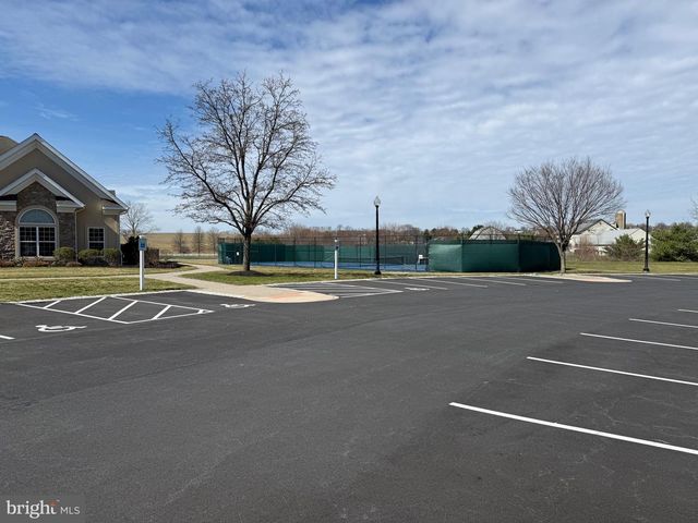 631 THOREAU DR, Mount Joy, PA 17552