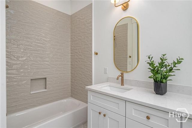 304 W 38th Street, Savannah, GA 31401