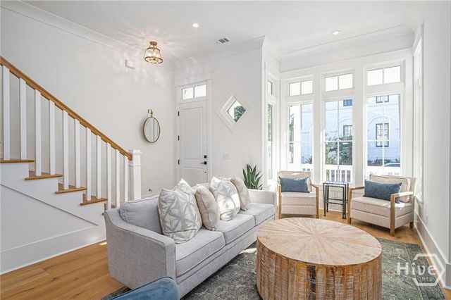 304 W 38th Street, Savannah, GA 31401