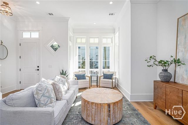 304 W 38th Street, Savannah, GA 31401