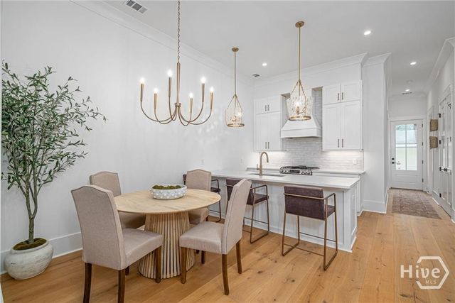 304 W 38th Street, Savannah, GA 31401