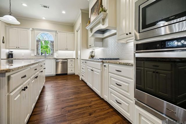 24205 S Frost Rd, Livingston, LA 70754