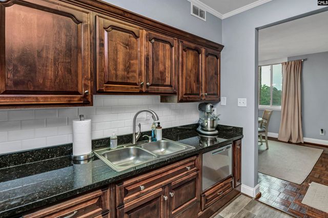 619 King 306, Columbia, SC 29205