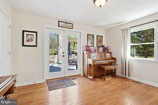 706 HOUSTON AVE, Takoma Park, MD 20912