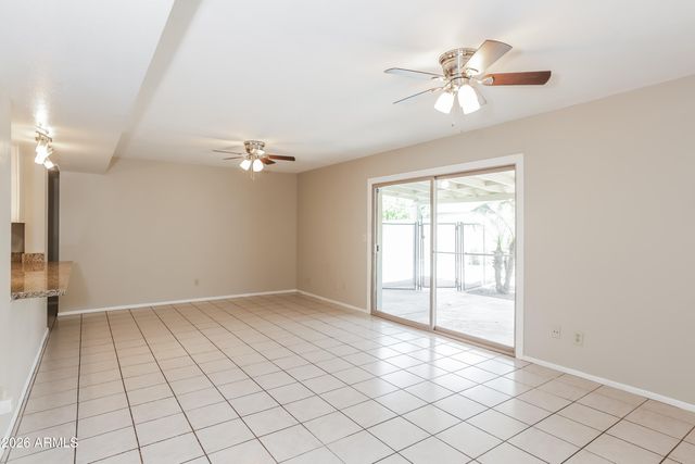 5620 W HEARN Road, Glendale, AZ 85306