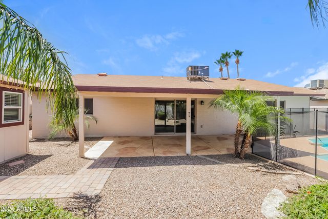 5620 W HEARN Road, Glendale, AZ 85306