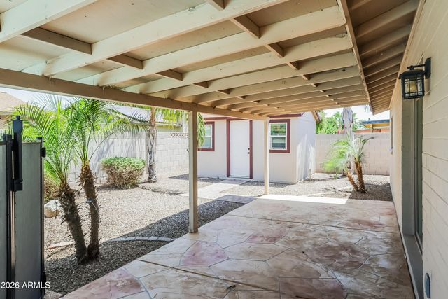 5620 W HEARN Road, Glendale, AZ 85306
