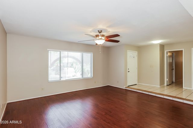 5620 W HEARN Road, Glendale, AZ 85306