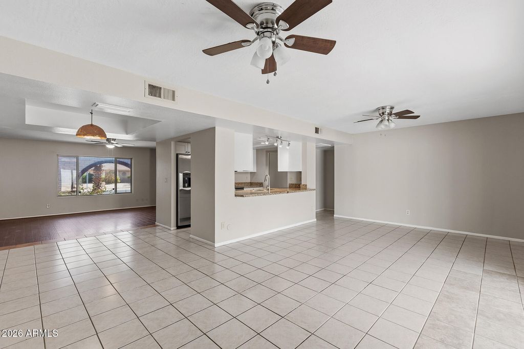 5620 W HEARN Road, Glendale, AZ 85306 — photo 3
