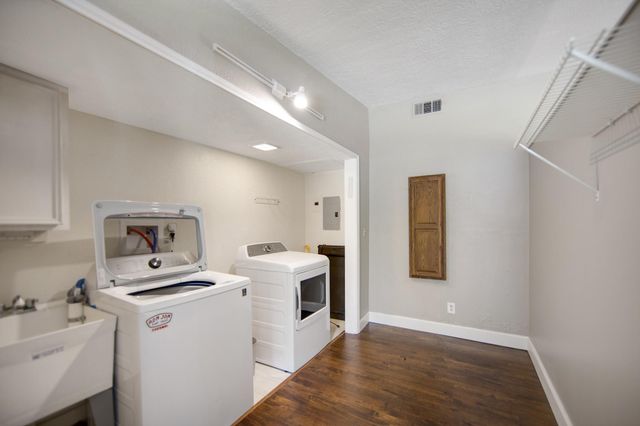 8810 Seber Drive, Tomball, TX 77375