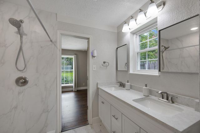 8810 Seber Drive, Tomball, TX 77375