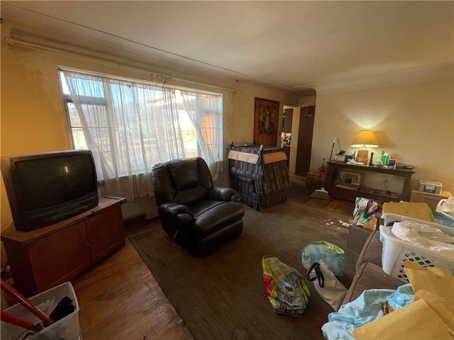 104 Colbaugh Rd, Penn Twp, PA 15085