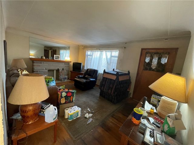 104 Colbaugh Rd, Penn Twp, PA 15085