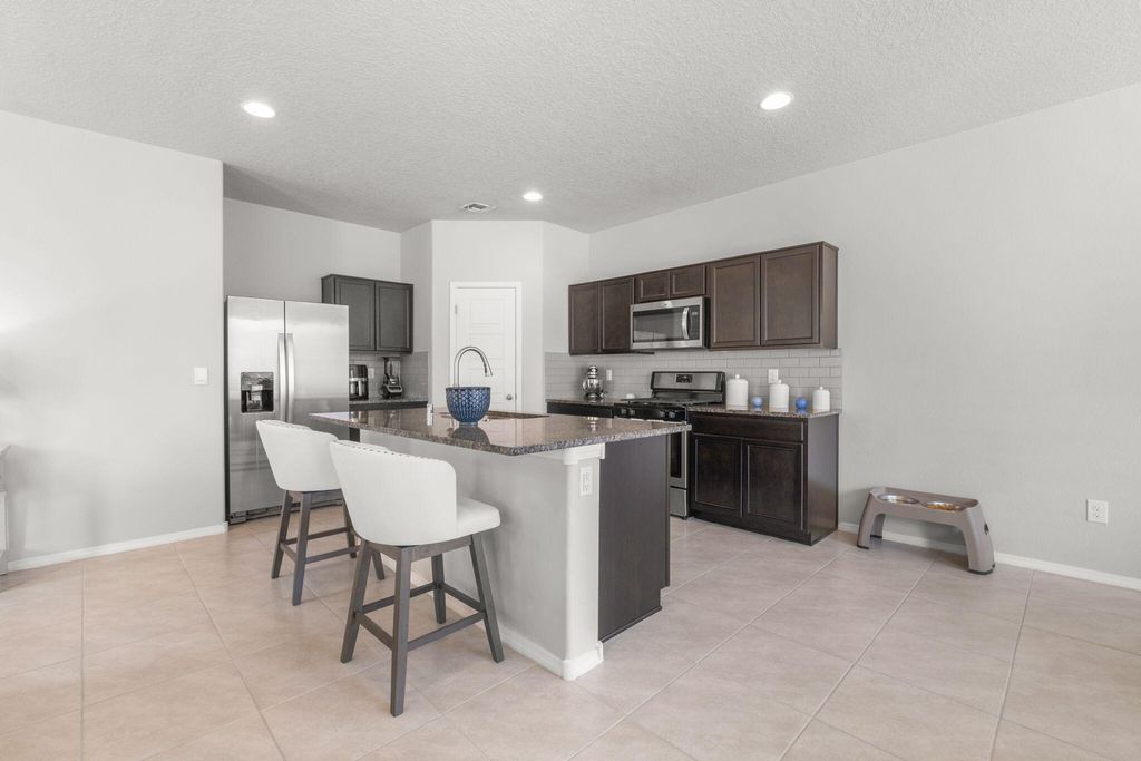 Image 10 of property listing at 4892 Longs Peak Road NE, Rio Rancho, NM 87144