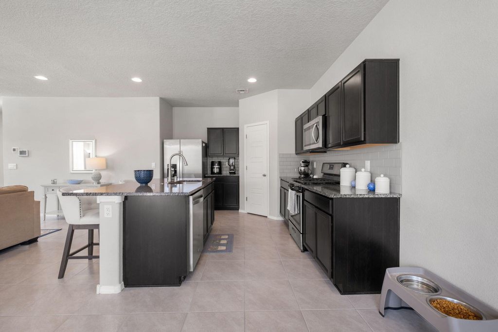 Image 11 of property listing at 4892 Longs Peak Road NE, Rio Rancho, NM 87144