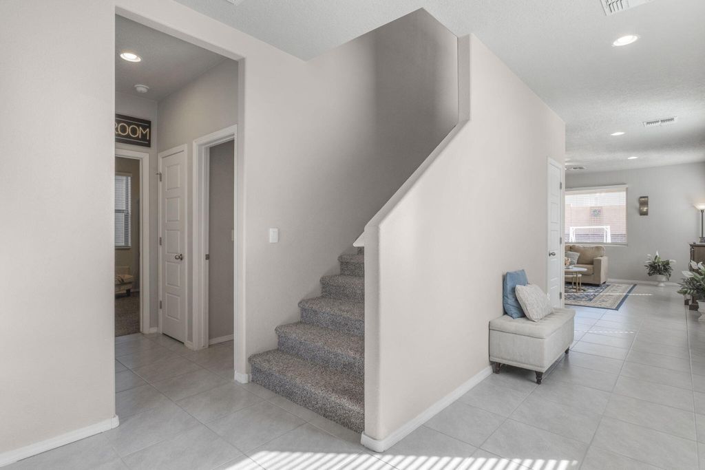 Image 17 of property listing at 4892 Longs Peak Road NE, Rio Rancho, NM 87144