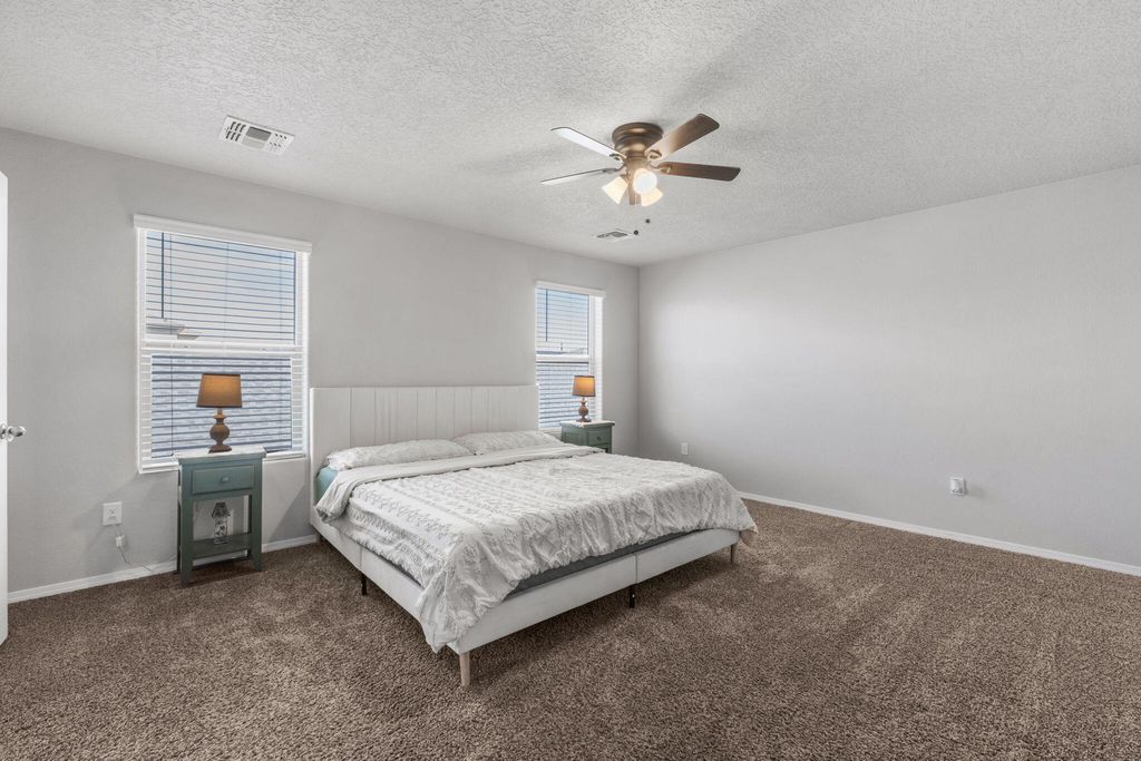 Image 20 of property listing at 4892 Longs Peak Road NE, Rio Rancho, NM 87144