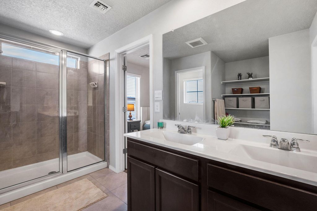 Image 23 of property listing at 4892 Longs Peak Road NE, Rio Rancho, NM 87144