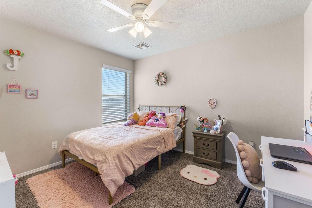 Image 25 of property listing at 4892 Longs Peak Road NE, Rio Rancho, NM 87144