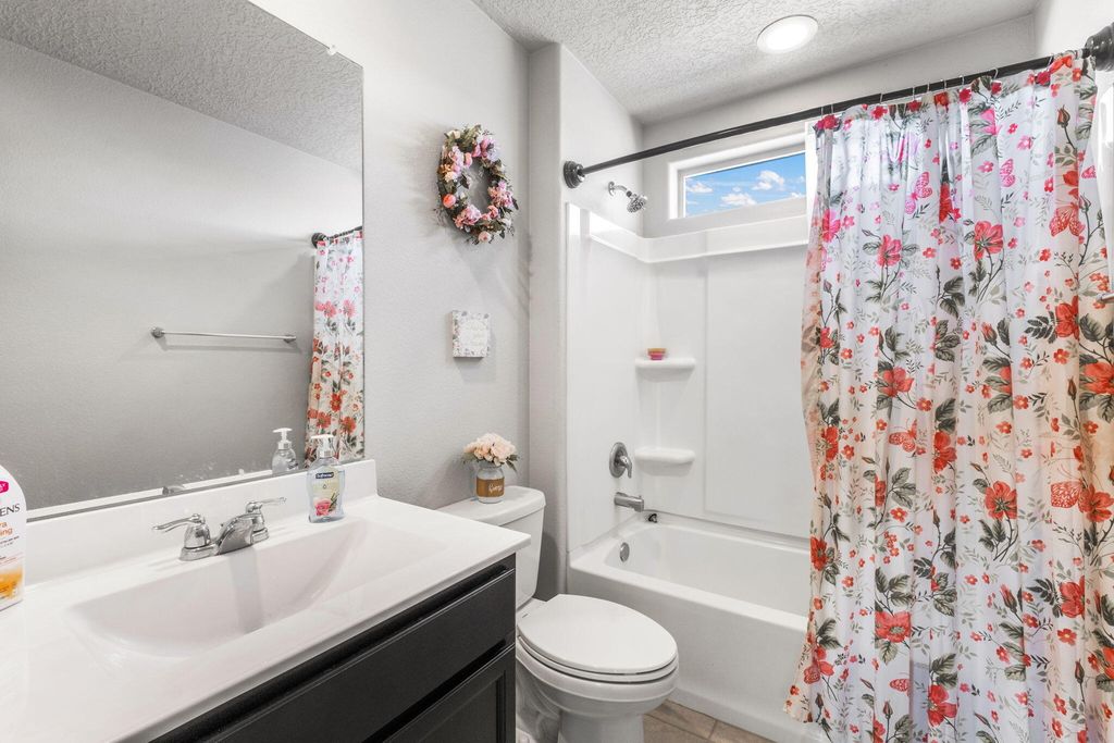 Image 27 of property listing at 4892 Longs Peak Road NE, Rio Rancho, NM 87144