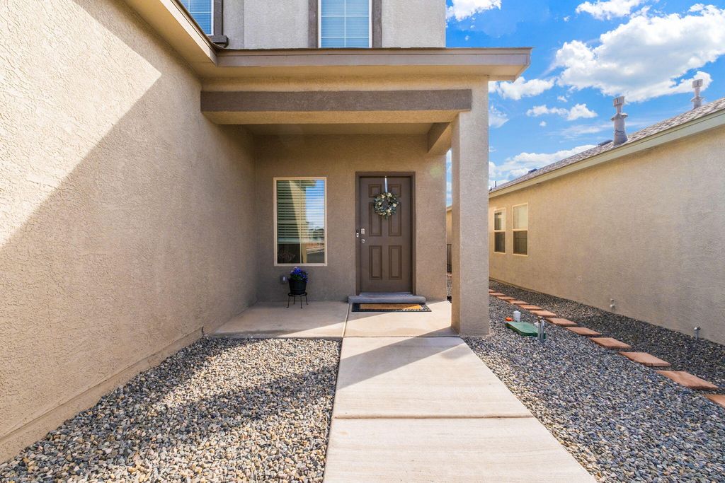 Image 3 of property listing at 4892 Longs Peak Road NE, Rio Rancho, NM 87144