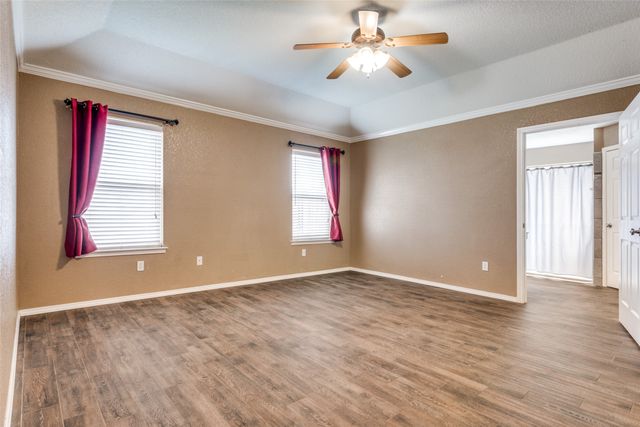 221 Rose Avenue, Cleburne, TX 76033