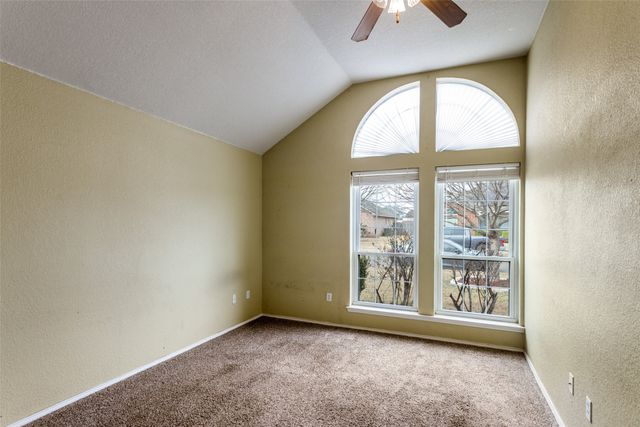 221 Rose Avenue, Cleburne, TX 76033