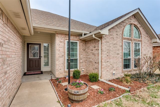 221 Rose Avenue, Cleburne, TX 76033