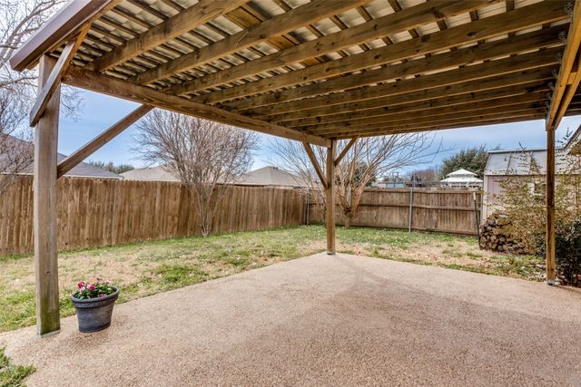 221 Rose Avenue, Cleburne, TX 76033