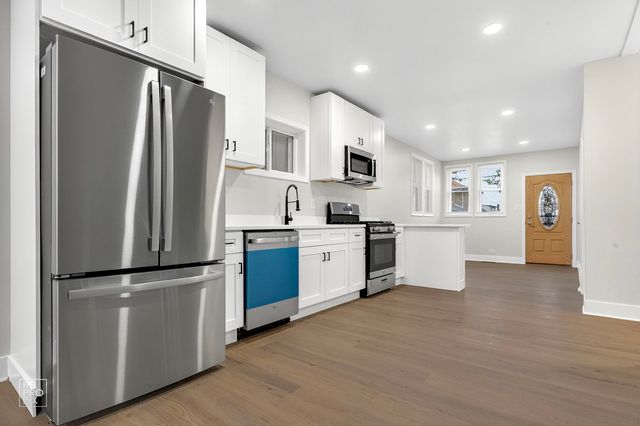 8420 S Carpenter Street, Chicago, IL 60620