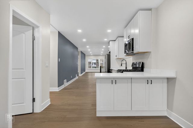 8420 S Carpenter Street, Chicago, IL 60620