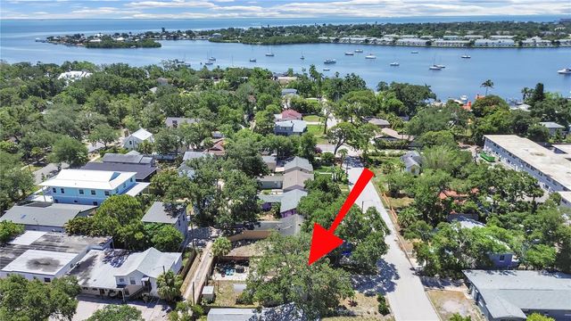 2730 EDWARDS AVENUE S, St Petersburg, FL 33705