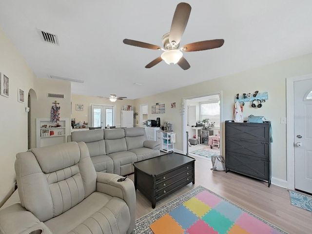 2730 EDWARDS AVENUE S, St Petersburg, FL 33705