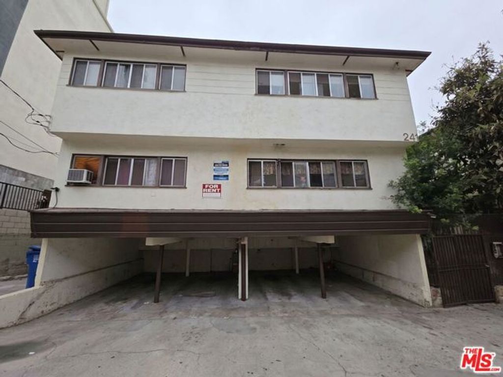 241 S Westlake Avenue 3, Los Angeles, CA 90057