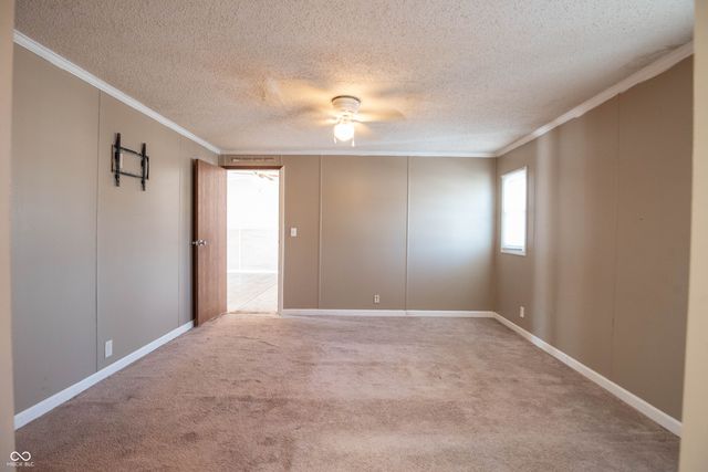 1464 Hawthorne Drive, North Vernon, IN 47265