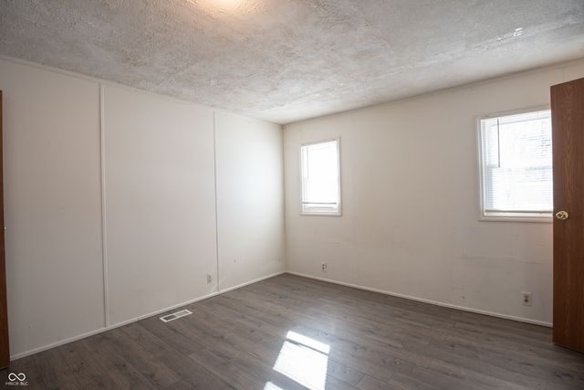 1464 Hawthorne Drive, North Vernon, IN 47265