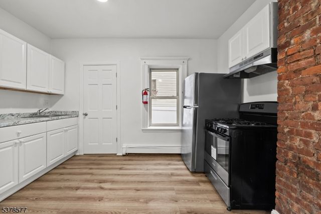 405 Clifton Blvd, Clifton City, NJ 07013