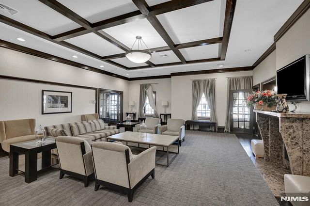 6 Gable Walk, Livingston, NJ 07039